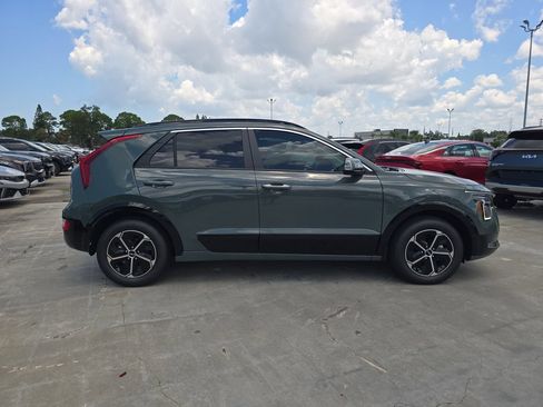 New 2026 Kia Niro FWD image 9
