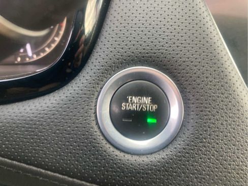 Used 2018 Cadillac XT5 AWD image 28