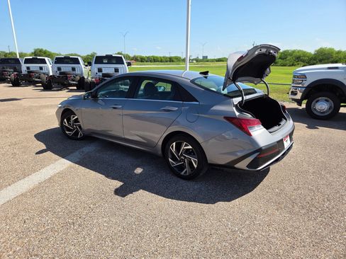 Used 2024 Hyundai Elantra Limited FWD image 26