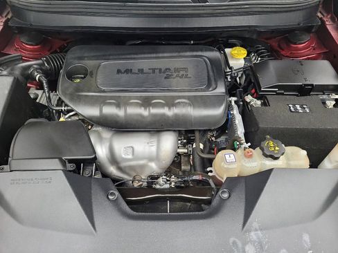 Used 2021 Jeep Cherokee Latitude FWD image 30