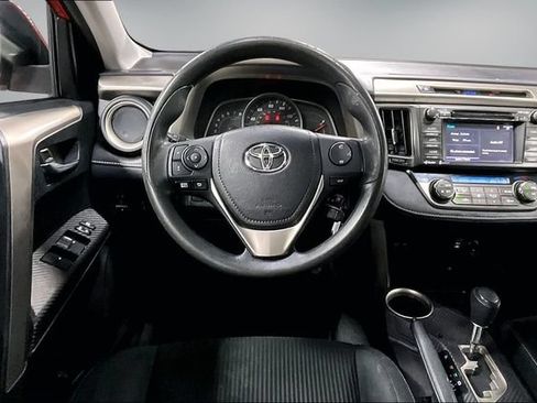 Used 2015 Toyota RAV4 XLE AWD/4WD image 10