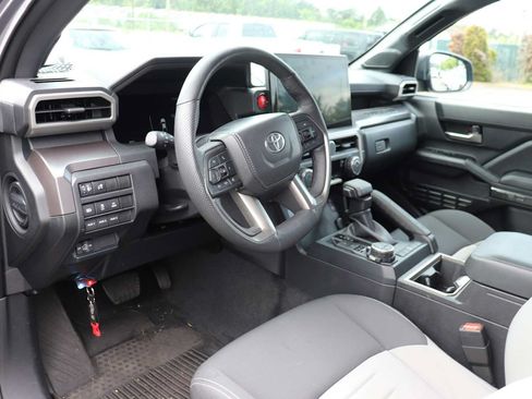 Used 2024 Toyota Tacoma TRD Off-Road w/ TRD Off Road Upgrade Package AWD/4WD image 10