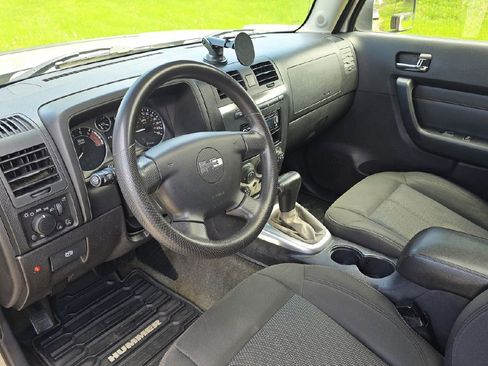 Used 2006 HUMMER H3 image 12