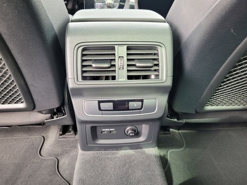 Used 2023 Audi Q5 2.0T Premium w/ Convenience Package image 15