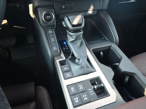 Used 2025 Toyota Land Cruiser image 19