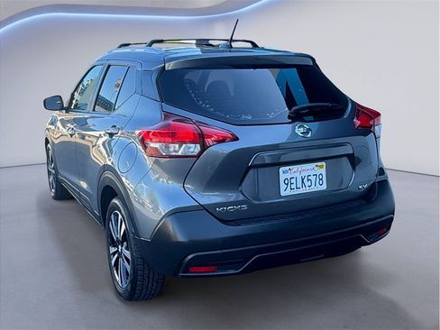 Used 2019 Nissan Kicks SV FWD image 4