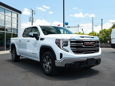 Used 2025 GMC Sierra 1500 SLT RWD image 3