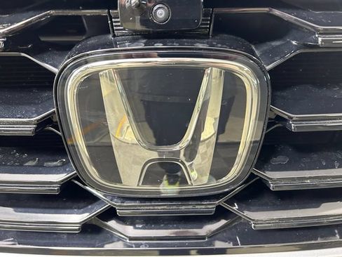 Used 2025 Honda Pilot TrailSport image 10