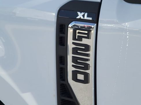 New 2026 Ford F250 XL w/ XL Chrome Package image 14