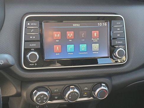 Certified 2025 Nissan Kicks Play S image 25