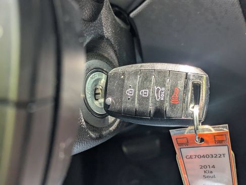 Used 2014 Kia Soul + FWD image 39