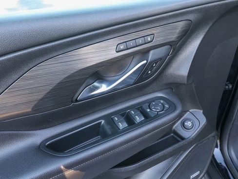 Certified 2022 GMC Terrain SLT w/ Infotainment Package II image 14