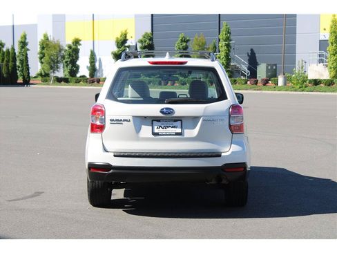 Used 2016 Subaru Forester 2.5i w/ Alloy Wheel Package AWD/4WD image 3