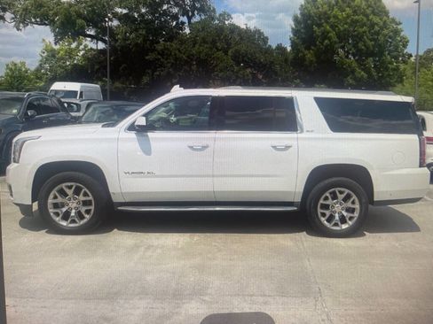 Used 2016 GMC Yukon XL SLT w/ Open Road Package RWD image 2