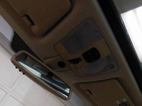 Used 1999 Mercedes-Benz E 320 4MATIC Sedan image 35