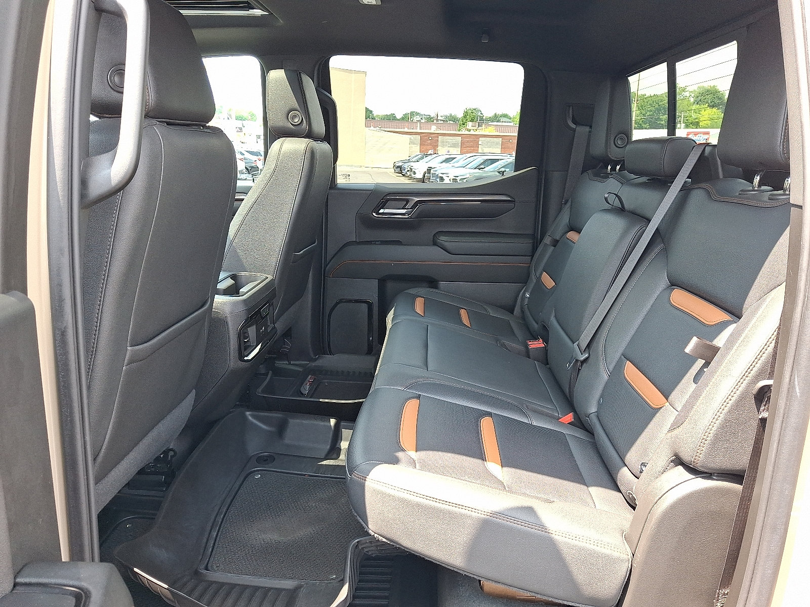 Used 2023 GMC Sierra 1500 AT4 w/ Technology Package AWD/4WD image 11