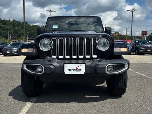 Used 2019 Jeep Wrangler Unlimited Sahara w/ Cold Weather Group AWD/4WD image 2