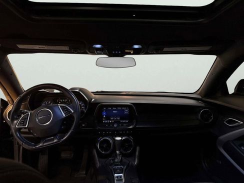 Used 2021 Chevrolet Camaro LT w/ Technology Package image 25