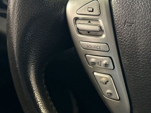 Used 2016 Nissan Versa Note SV FWD image 29