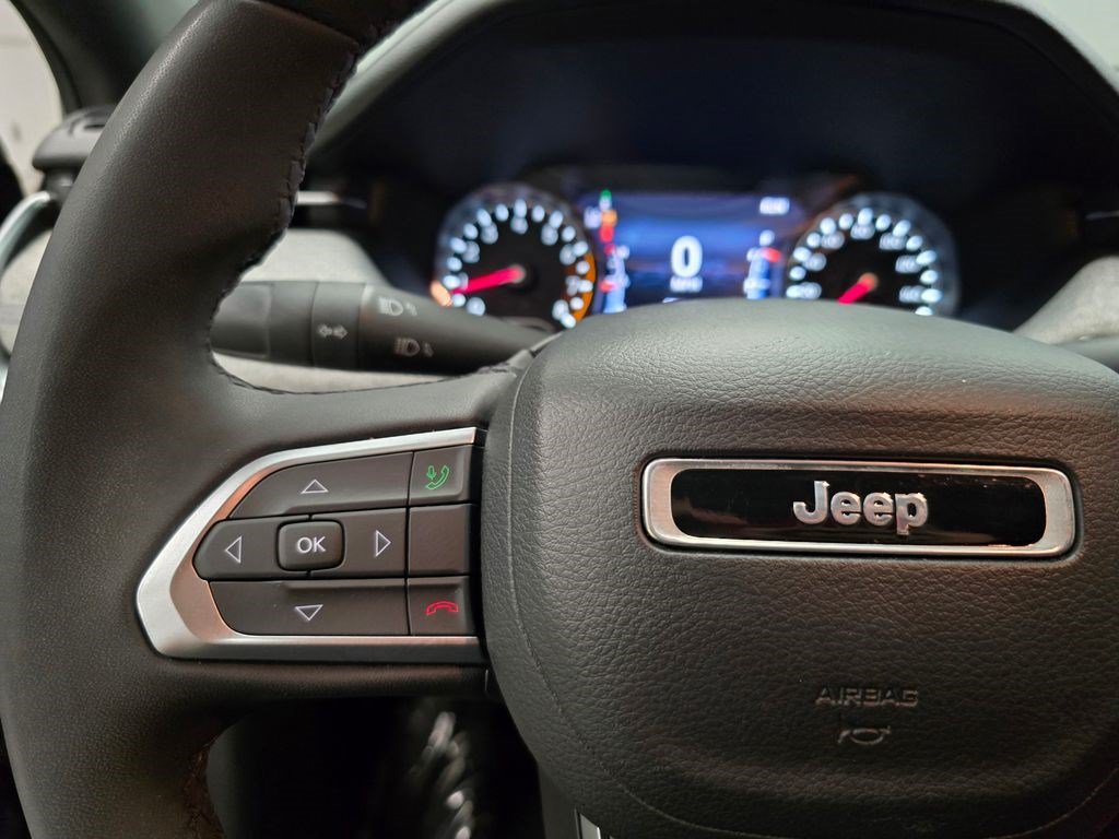Used 2023 Jeep Compass Latitude AWD/4WD image 17