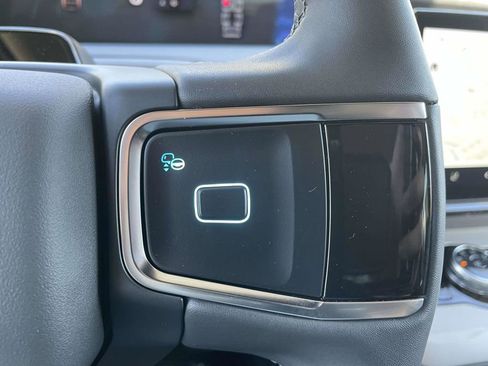 New 2025 Ford Expedition Active image 23