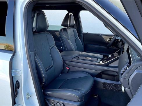 New 2026 INFINITI QX80 Autograph w/ Premium Cargo Package image 11