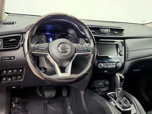 Used 2019 Nissan Rogue SV w/ Sun & Sound Touring Package AWD/4WD image 13