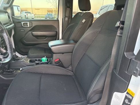 Used 2021 Jeep Wrangler Sport image 6