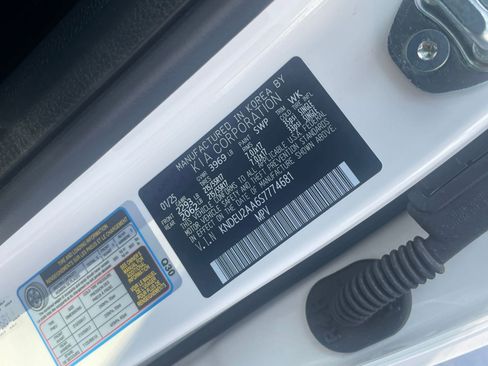 Used 2025 Kia Seltos S image 28