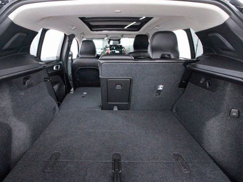 Certified 2025 Volvo XC40 B5 Plus image 33