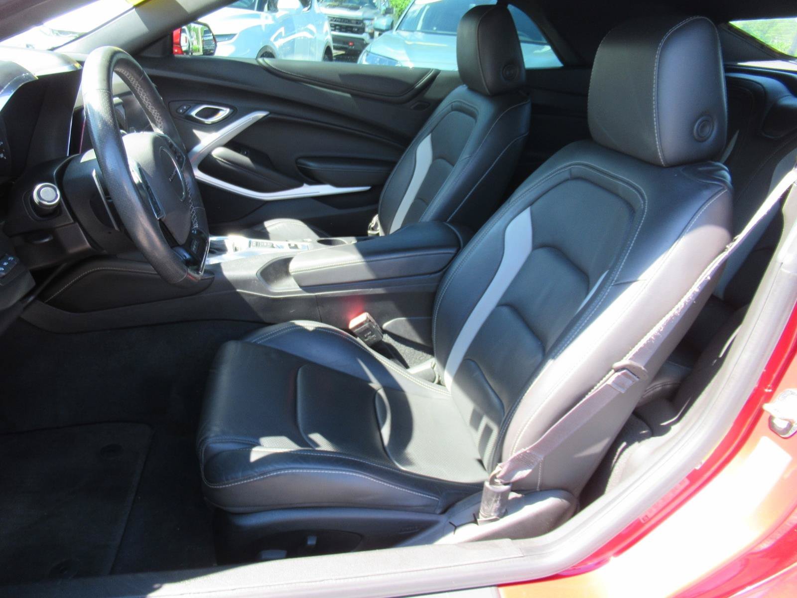 Used 2017 Chevrolet Camaro LT RWD image 17