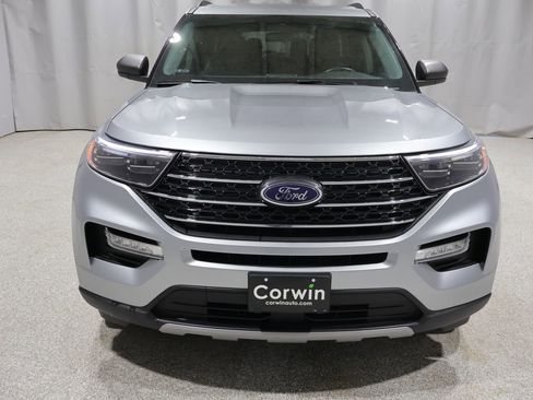 Used 2022 Ford Explorer XLT AWD/4WD image 7