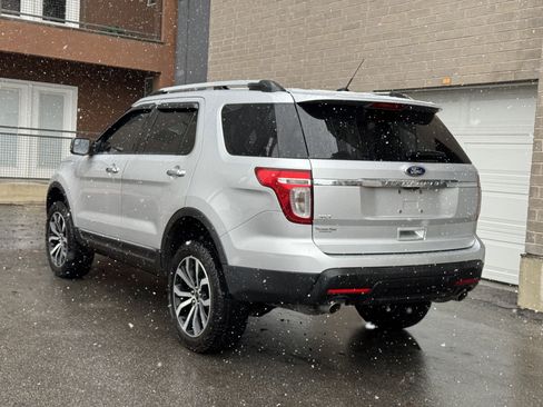 Used 2015 Ford Explorer XLT w/ Equipment Group 202B image 3