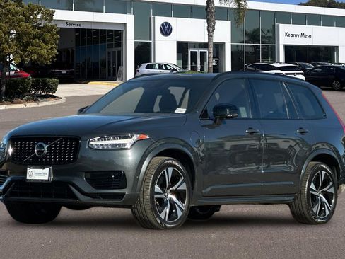 Used 2022 Volvo XC90 T8 R-Design w/ Advanced Package image 8