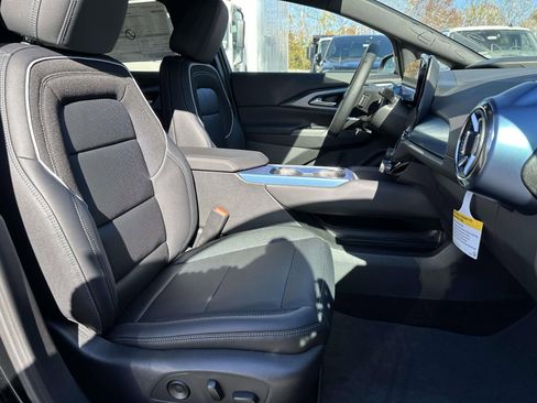 New 2026 Chevrolet Equinox EV LT w/ Convenience Package II image 24