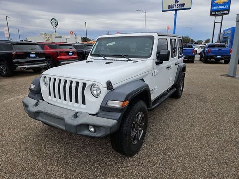 Used 2018 Jeep Wrangler Unlimited Sport AWD/4WD image 4