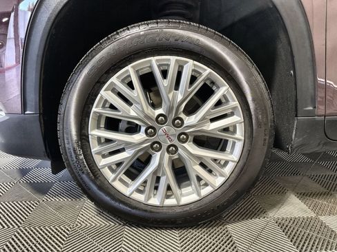 Used 2024 GMC Acadia Elevation image 12