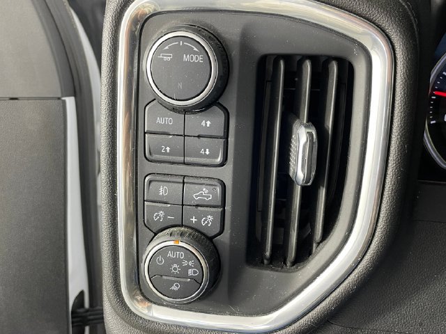Used 2022 Chevrolet Silverado 3500 High Country w/ Safety Package II AWD/4WD image 10