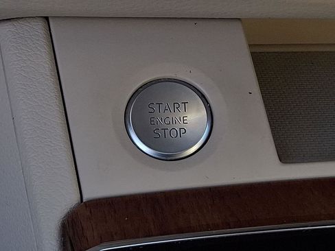 Used 2021 Audi Q5 Premium w/ Convenience Package image 23