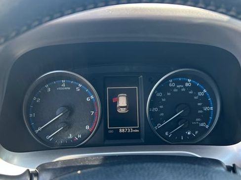 Used 2018 Toyota RAV4 XLE AWD/4WD image 20