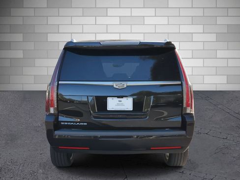 Used 2018 Cadillac Escalade Premium Luxury image 4
