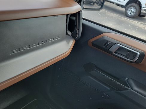 Used 2024 Ford Bronco Outer Banks AWD/4WD image 28