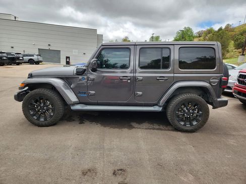Used 2021 Jeep Wrangler Unlimited Sahara AWD/4WD image 23