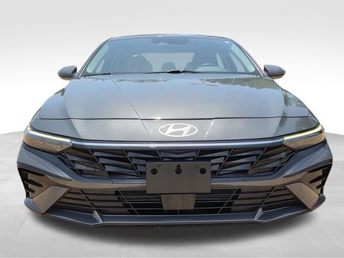 Used 2025 Hyundai Elantra SEL FWD image 3
