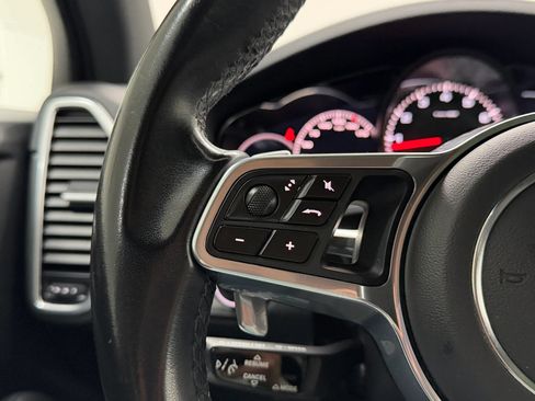Used 2022 Porsche Cayenne AWD/4WD image 73