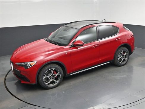 Used 2022 Alfa Romeo Stelvio Ti image 60