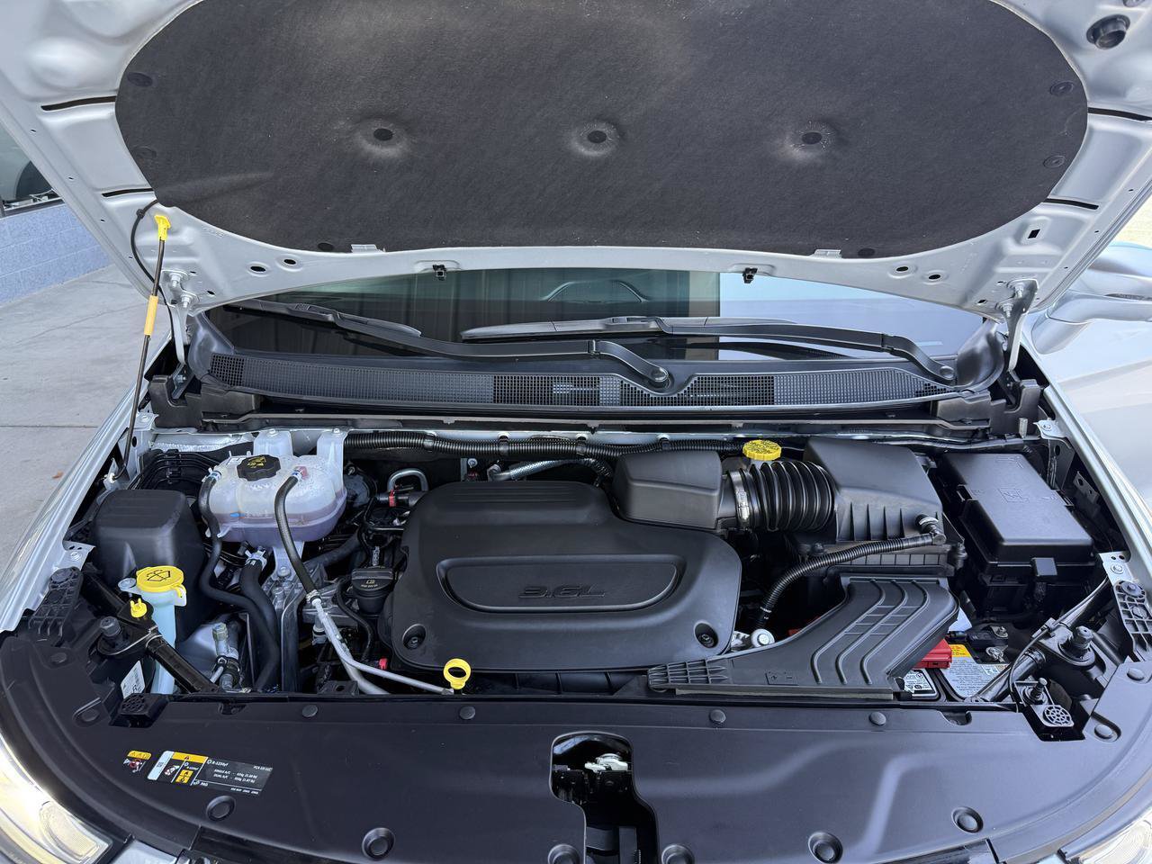 Used 2024 Chrysler Pacifica Pinnacle FWD image 65