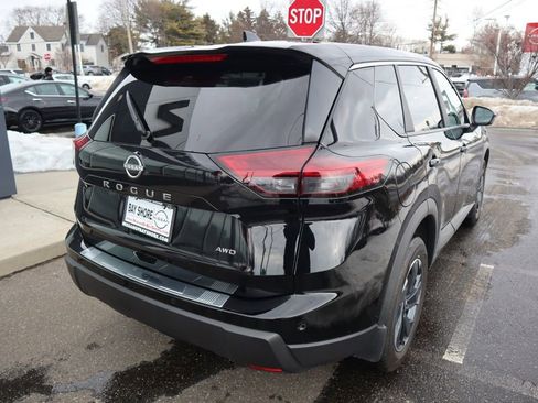 Certified 2025 Nissan Rogue SV AWD/4WD image 5