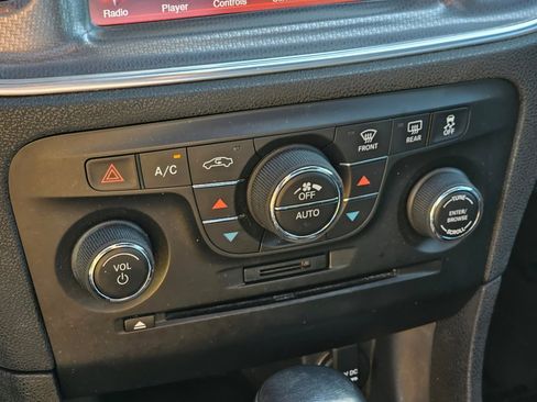 Used 2014 Dodge Charger R/T image 9