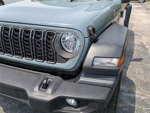 Used 2024 Jeep Wrangler Sport S image 12